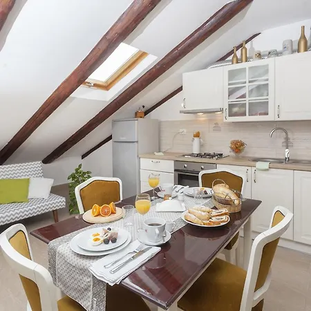 Mario Apartman