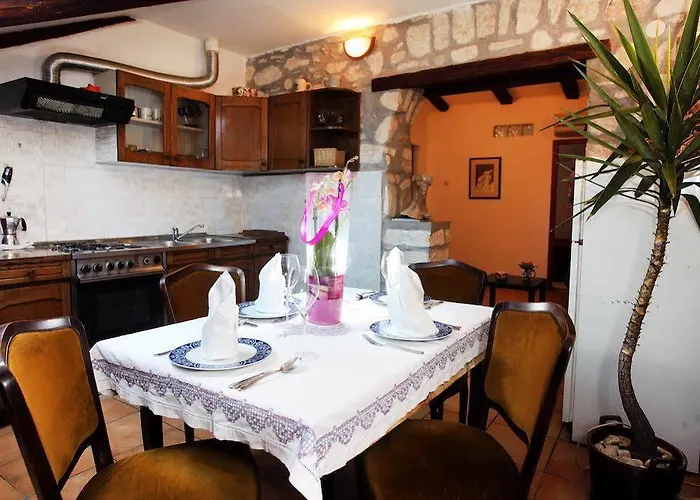 아파트 Mario 풀라